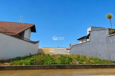 Terreno &agrave; venda - 200m&sup2; - Jardim Ip&ecirc;