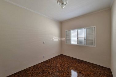 Casa &agrave; venda - 200m&sup2; - Centro