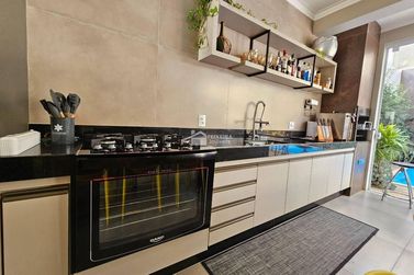 Casa &agrave; venda - 250m&sup2; - Jardim Mantiqueira II
