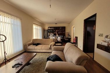 Casa &agrave; venda - 247m&sup2; - Jardim Panorama