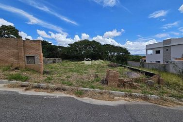 Terreno &agrave; venda - 250m&sup2; - Jardim Alto da Bela Vista