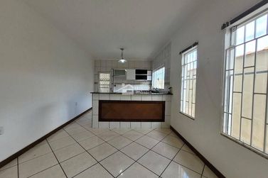 Casa &agrave; venda - 180m&sup2; - Jardim Mantiqueira II