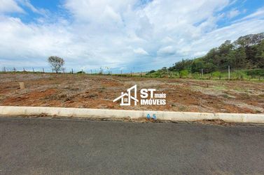 Terreno &agrave; venda - 200m&sup2; - Jardim Lima