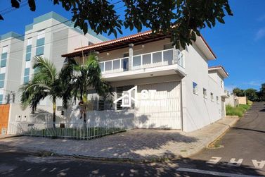 Sobrado &agrave; venda - 500m&sup2; - Jardim Mantiqueira 2