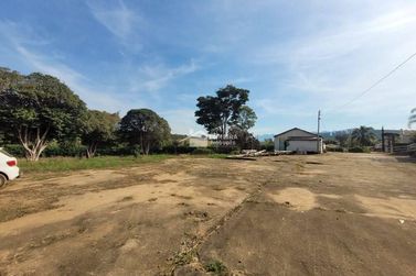 S&iacute;tio &agrave; venda - 200m&sup2; - Zona Rural