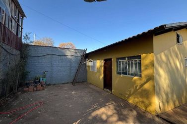 Ch&aacute;cara &agrave; venda - 130m&sup2; - Centro