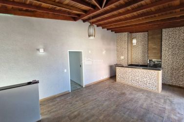 Casa &agrave; venda - 170m&sup2; - Jardim Primavera