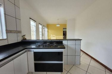 Casa &agrave; venda - 180m&sup2; - Jardim Mantiqueira II