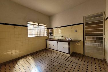 Casa &agrave; venda - 500m&sup2; - Centro