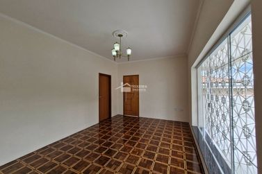 Casa &agrave; venda - 200m&sup2; - Centro