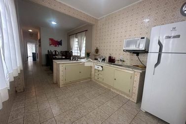 Casa &agrave; venda - 300m&sup2; - Centro