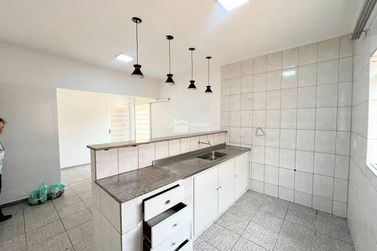 Casa para alugar - 140m&sup2; - Centro