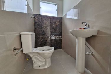 Casa &agrave; venda - 200m&sup2; - Centro