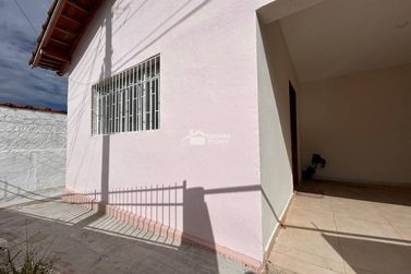 Casa &agrave; venda - 85m&sup2; - Centro