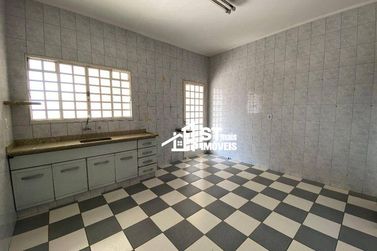 Apartamento para alugar - 122m&sup2; - Centro