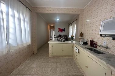 Casa &agrave; venda - 300m&sup2; - Centro