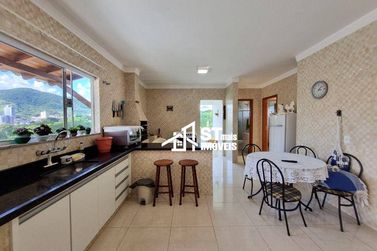 Casa &agrave; venda - 500m&sup2; - Centro