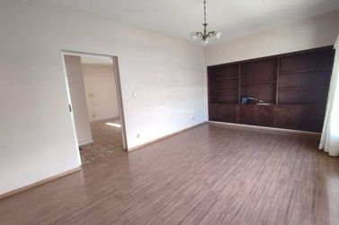 Casa &agrave; venda - 238m&sup2; - Centro