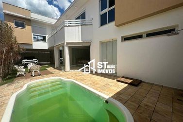 Sobrado &agrave; venda - 285m&sup2; - Centro