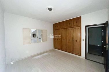 Casa para alugar - 180m&sup2; - Centro