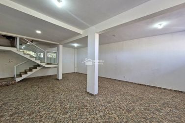 Casa &agrave; venda - 240m&sup2; - Jardim Alto da Serra