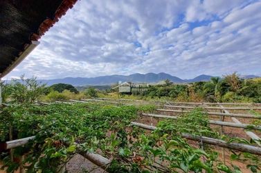 Ch&aacute;cara &agrave; venda - 750m&sup2; - Retirinho