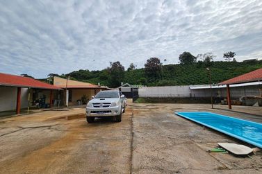 Ch&aacute;cara &agrave; venda - 443m&sup2; - Vargem do Rigoni
