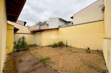 Casa para alugar - 200m&sup2; - Jardim Ip&ecirc;