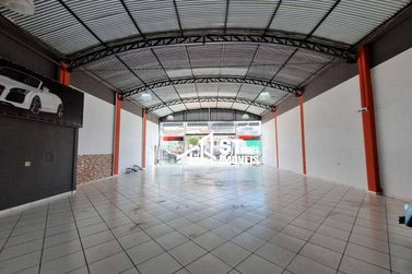 Sal&atilde;o Comercial para alugar - 310m&sup2; - Centro