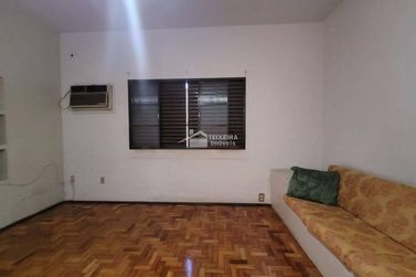 Casa &agrave; venda - 500m&sup2; - Centro