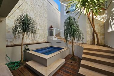 Casa &agrave; venda - 300m&sup2; - Vila Buzato