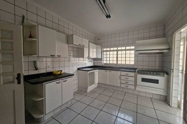 Casa para alugar - 140m&sup2; - Vila Tiradentes