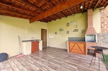 Ch&aacute;cara &agrave; venda - 650m&sup2; - Bairro Retirinho