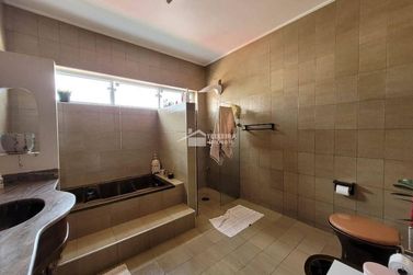 Casa &agrave; venda - 334m&sup2; - Centro