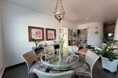 Casa &agrave; venda - 334m&sup2; - Centro