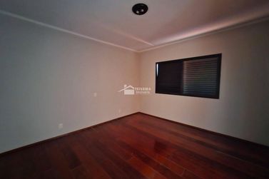 Casa &agrave; venda - 377m&sup2; - Vila Mosconi