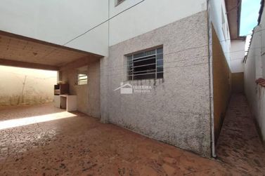 Casa &agrave; venda - 238m&sup2; - Centro