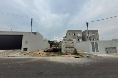 Terreno &agrave; venda - 343m&sup2; - Morada dos P&aacute;ssaros