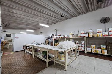 Sal&atilde;o Comercial &agrave; venda - 250m&sup2; - Centro
