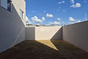 Casa &agrave; venda - 150m&sup2; - Santo Ant&ocirc;nio de Lisboa