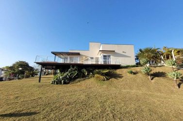 Casa &agrave; venda - 300m&sup2; - Condom&iacute;nio Mantiqueira