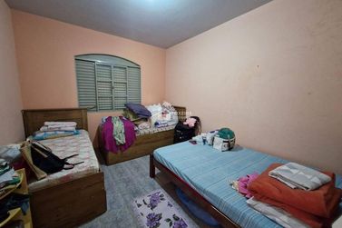 Ch&aacute;cara &agrave; venda - 10000m&sup2; - Zona Rural
