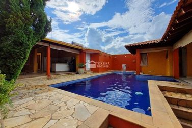 Casa &agrave; venda - 388m&sup2; - Jardim Panorama
