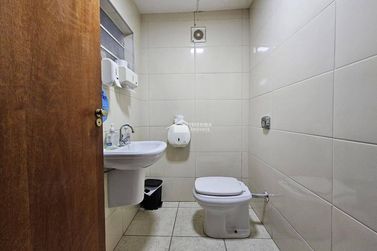 Sal&atilde;o Comercial &agrave; venda - 250m&sup2; - Centro