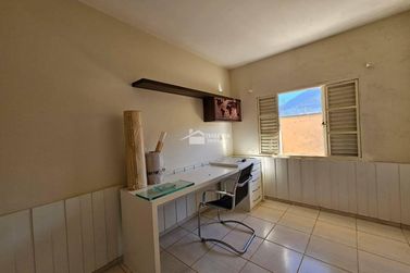 Casa &agrave; venda - 250m&sup2; - Vila Buzato