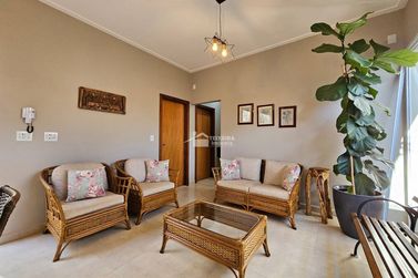 Casa &agrave; venda - 300m&sup2; - Vila Buzato