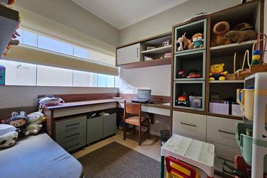 Casa &agrave; venda - 250m&sup2; - Jardim Mantiqueira II