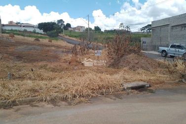 Terreno &agrave; venda - 200m&sup2; - Veredas da Serra