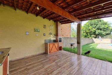 Ch&aacute;cara &agrave; venda - 650m&sup2; - Bairro Retirinho