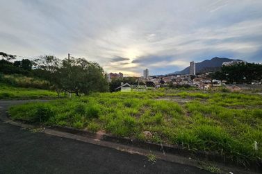 Terreno &agrave; venda - 213m&sup2; - Jardim It&aacute;lia